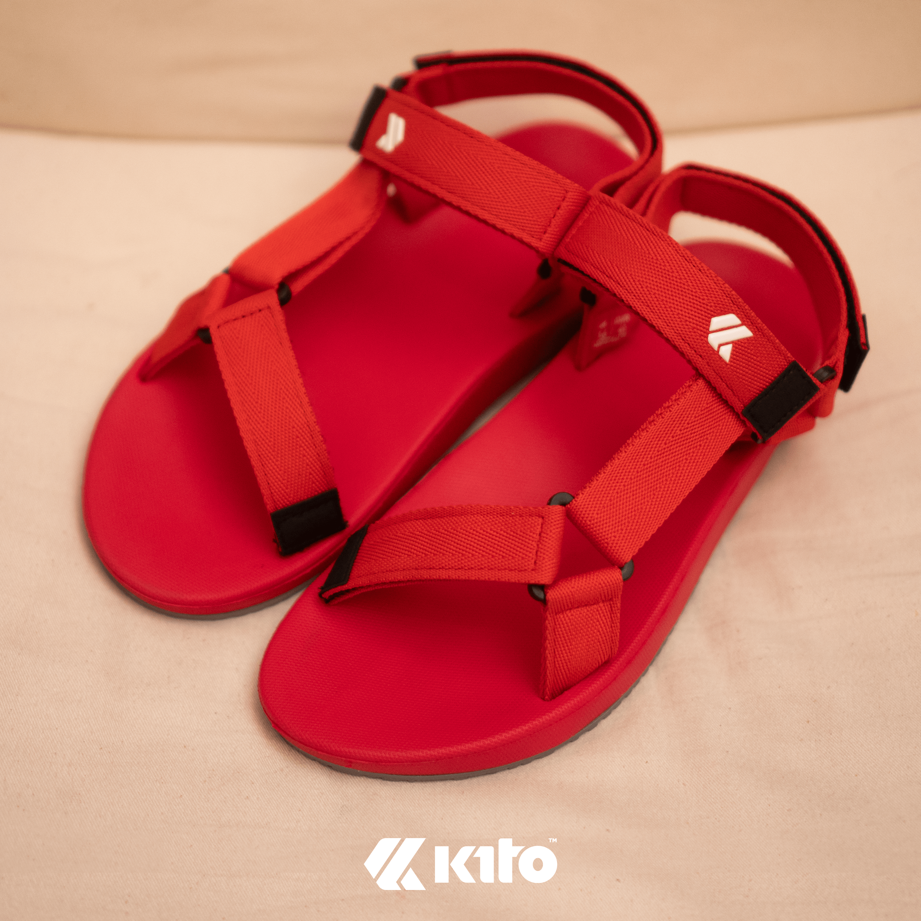 Kito Flow รองเท้าแตะ AI8 สีแดง รองเท้าผู้หญิง รองเท้าผู้ชาย รองเท้า รองเท้ารัดส้น รองเท้าแตะรัดส้น