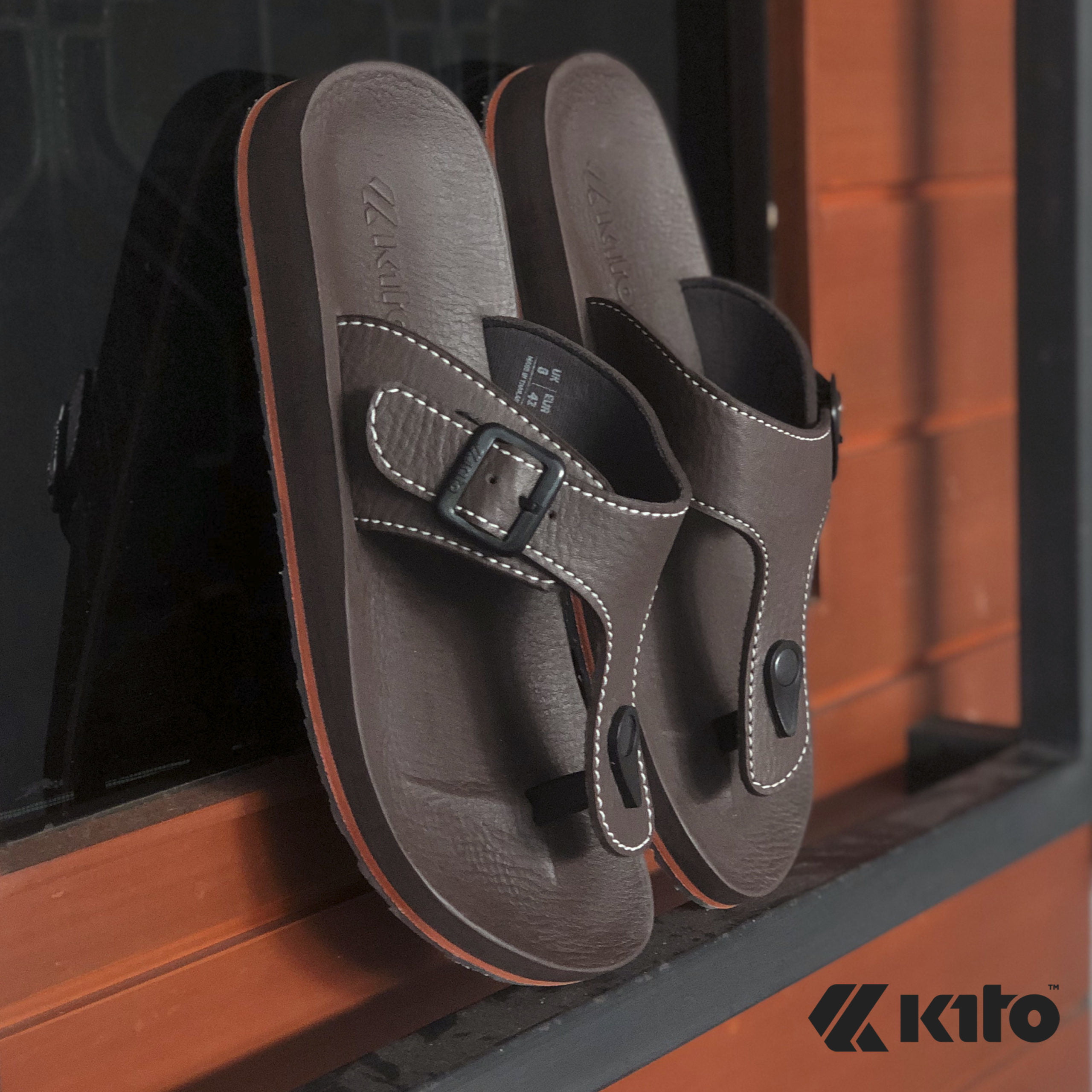 AA54 COCOA Kito รองเท้าแตะ AA54 สีโกโก้ รองเท้าผู้ชาย รองเท้าผู้หญิง รองเท้า รองเท้าแตะหนีบ