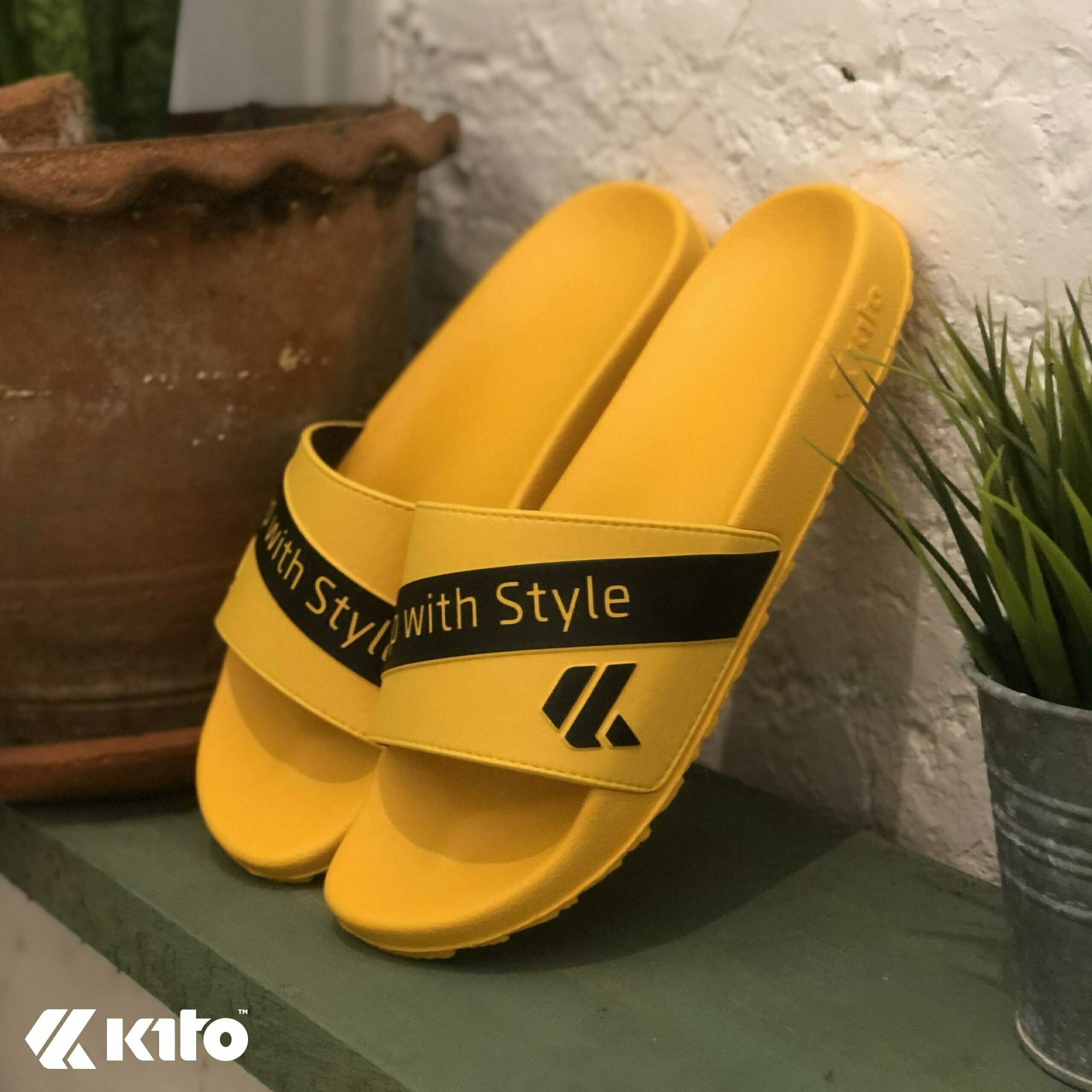 Kito AH73 รองเท้าแตะ รองเท้าผู้ชาย รองเท้า รองเท้าแตะแฟชั่น สีเหลือง รองเท้าแตะผู้หญิง